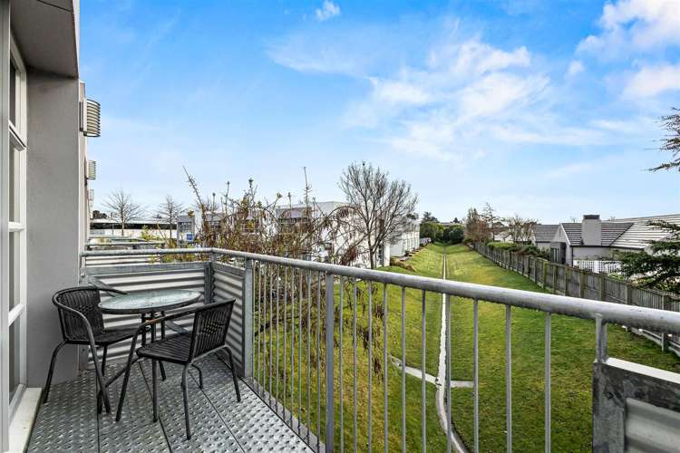 8/41 Sir William Pickering Drive Burnside_9