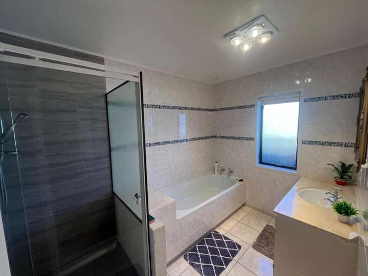 12 Wairata Place Te Atatu South_10