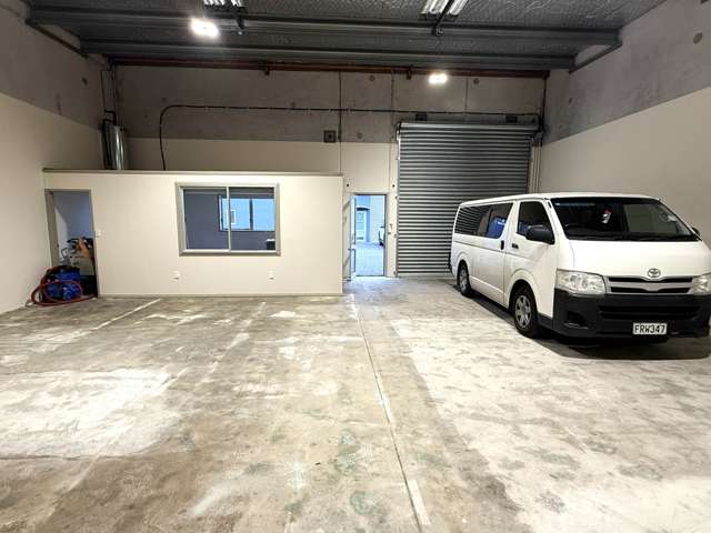 Unit 9/3 Brick Street Henderson_1