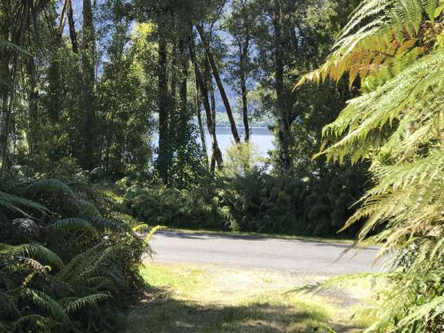 60 Sunny Bight Road Lake Kaniere_1