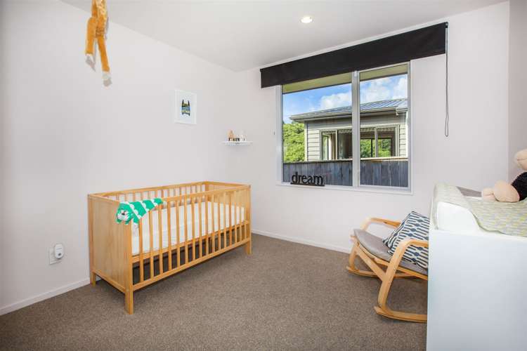 15 Tararua Close Aotea_10