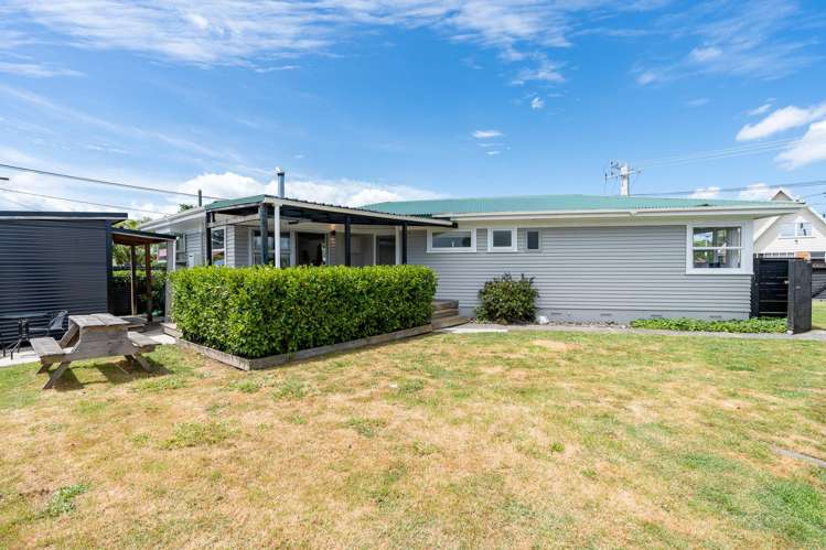 21 Jeanette Street Glenview_21