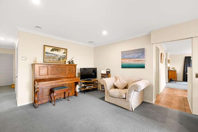 74 Ayrshire Drive Grandview Heights_11