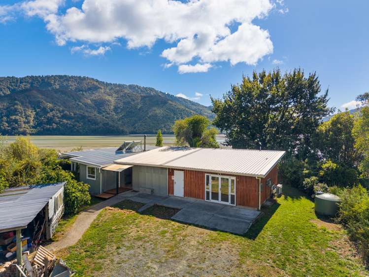 948 Queen Charlotte Drive Linkwater_43