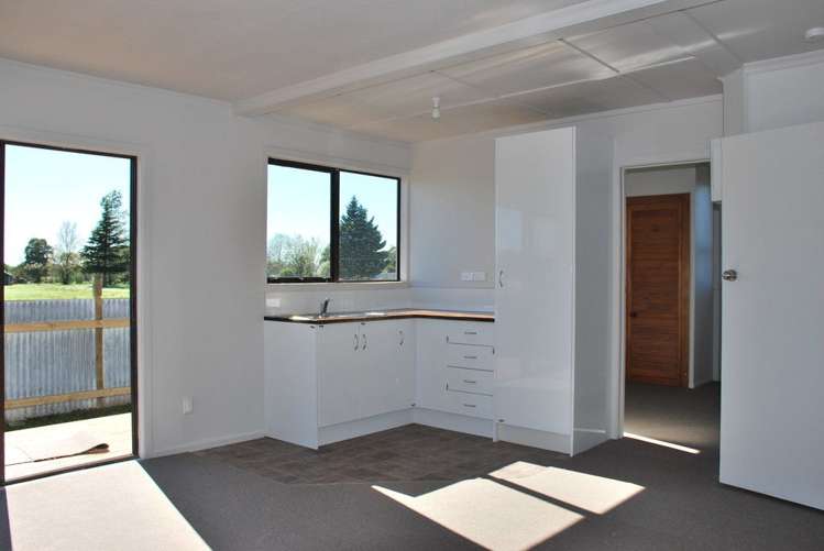 10a Holmes Place Flaxmere_12