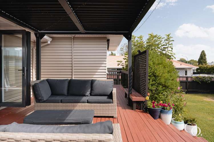 13 Bristol Avenue Brookfield_10