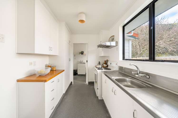 193a Whites Line East Waiwhetu_10