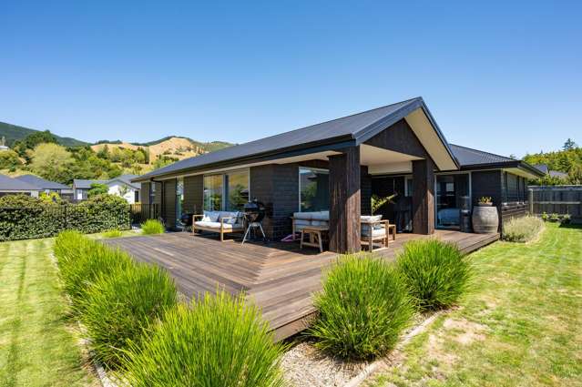 Brick Beauty, Stunning Location, Covered Alfresco