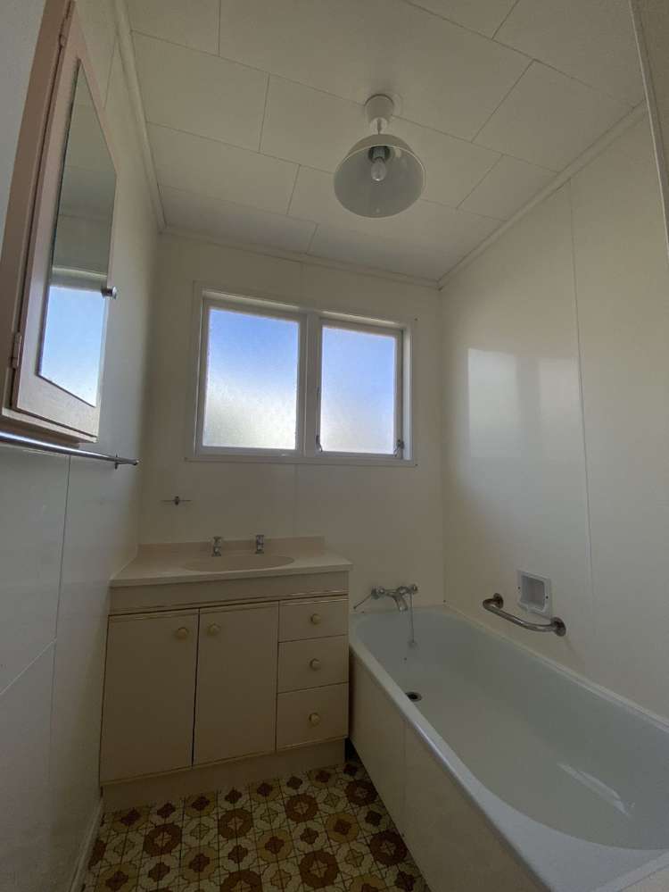 244 Vipond Road Stanmore Bay_12