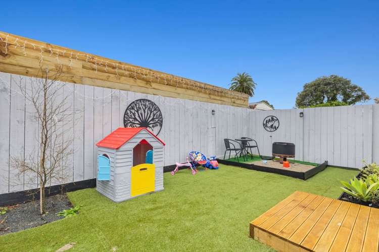 2/7 Gambare Place Wattle Downs_6