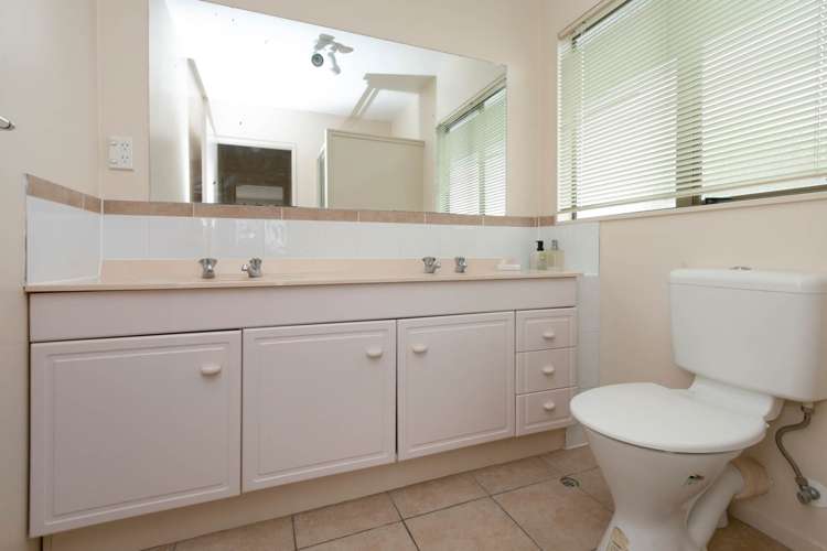 10 Riverview Road New Lynn_6