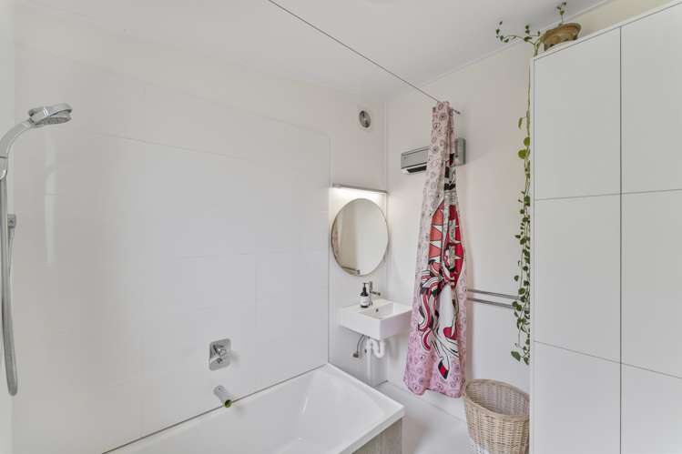 243 Saint Vincent Street Toi Toi_15