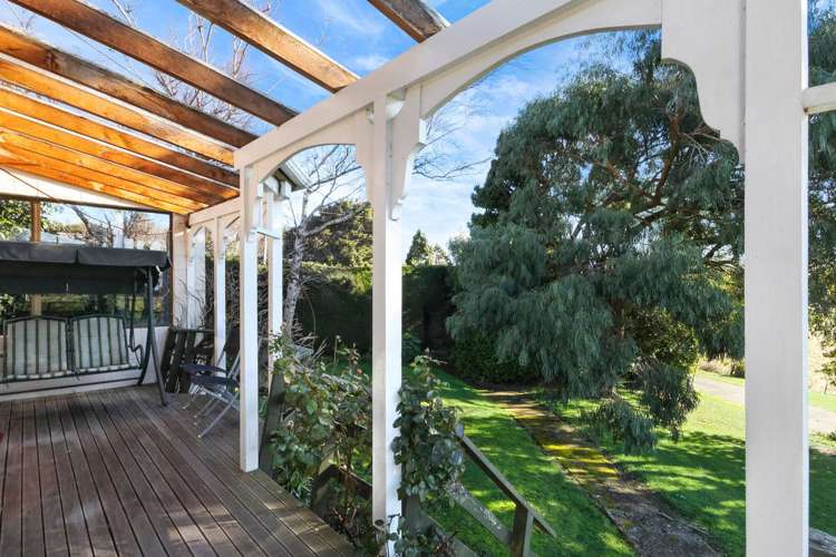 9 Black Road Otatara_12