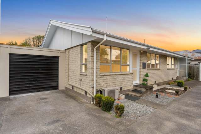 Freshly Renovated- Zoned for Cashmere High!