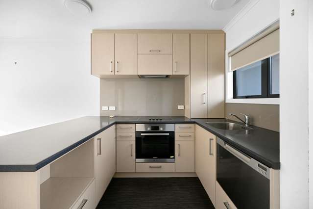 3 Chevalier Court 809 Heaphy Tce 1055_3