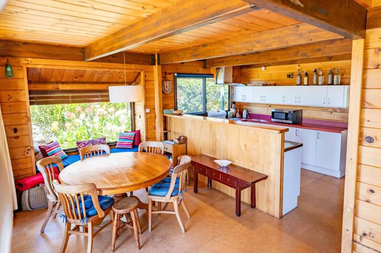 189 Ocean View Road Oneroa_41