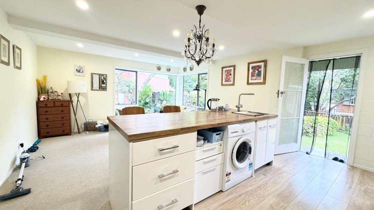 4 Easton Park Parade Glenfield_10