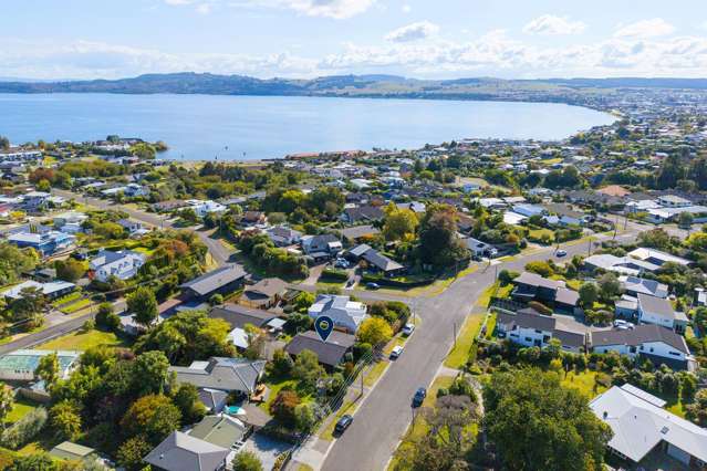 1/19 Chesham Avenue Waipahihi_1