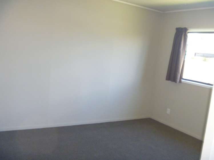 1/8 Senecio Place Manurewa_10