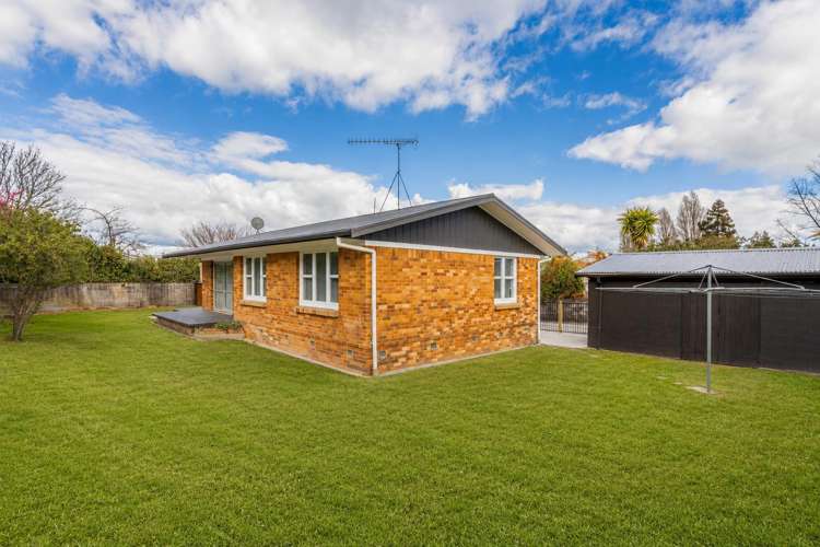 36 Frederick Drive Dinsdale_21
