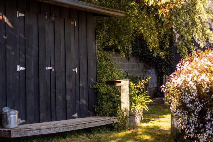 217 Beach Road Akaroa_28