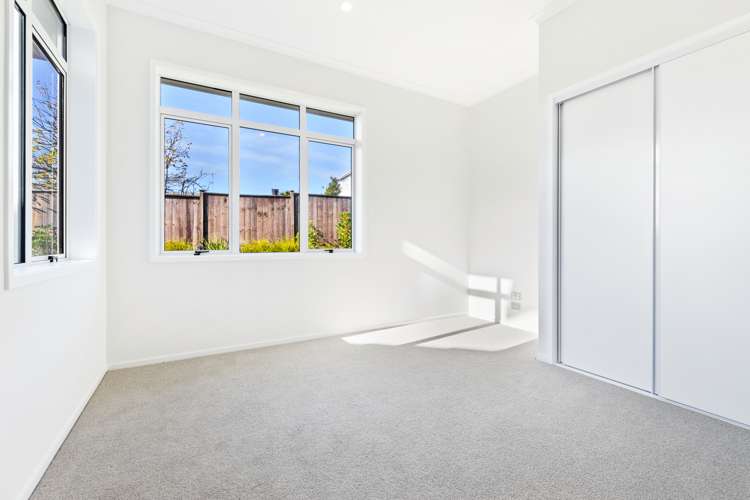 13 Couldrey Crescent Red Beach_16