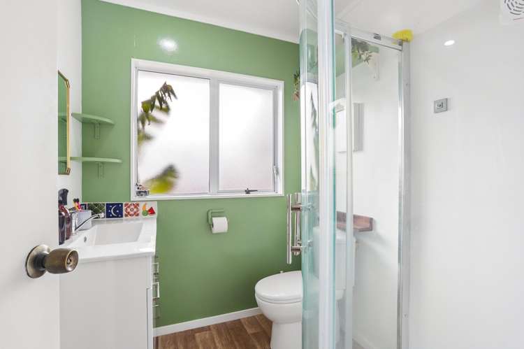 109B Glengarry Road Glen Eden_17