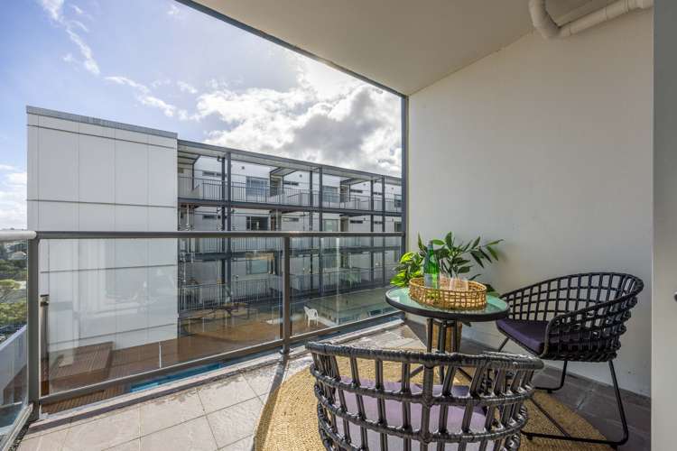 5p/435 New North Road Kingsland_17