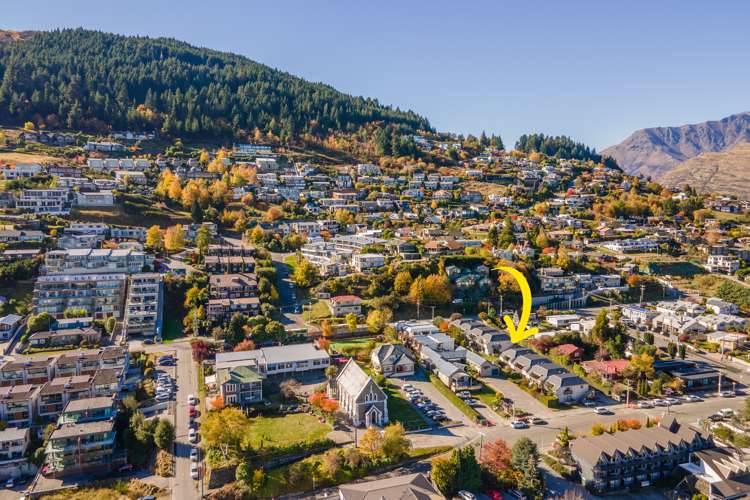 1/42 Hallenstein Street Queenstown_19