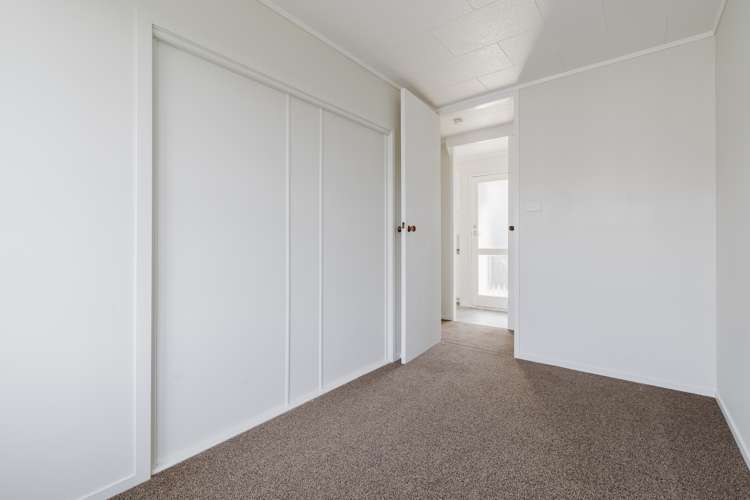 15 Russell Street Marton_13