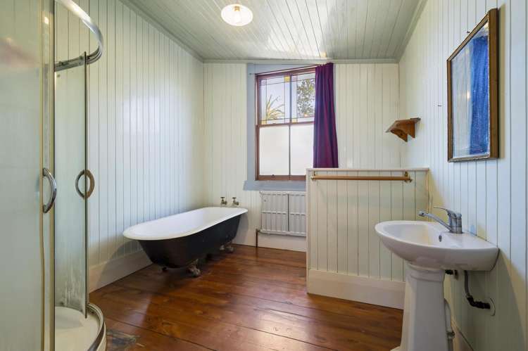 77 Ranolf Street Victoria_14