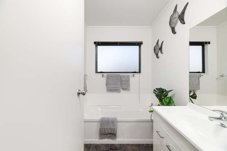 9 Waikite Way Welcome Bay_10