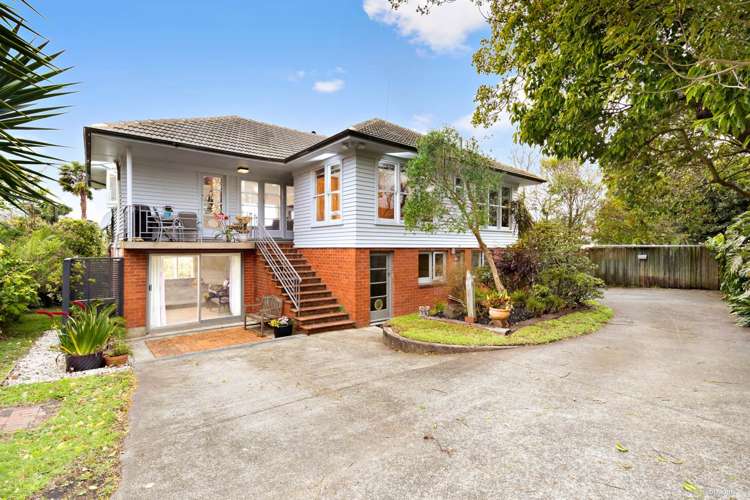 70 Lake Road Narrow Neck_2