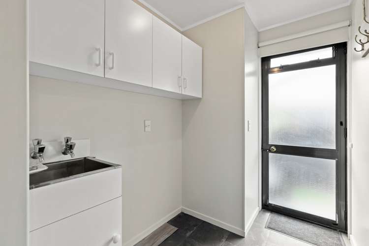 2/27 Vickerys Road Wigram_11