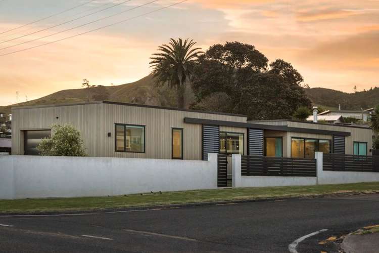 41 Beach Road Waihi Beach_40