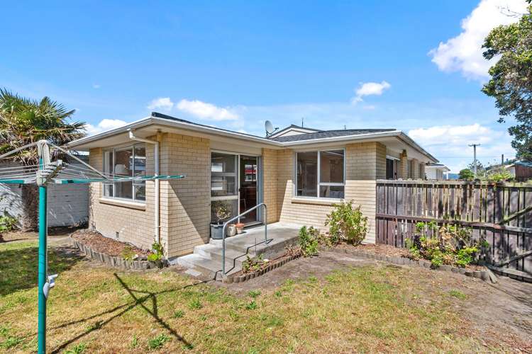 2/91a Rocking Horse Road Southshore_12