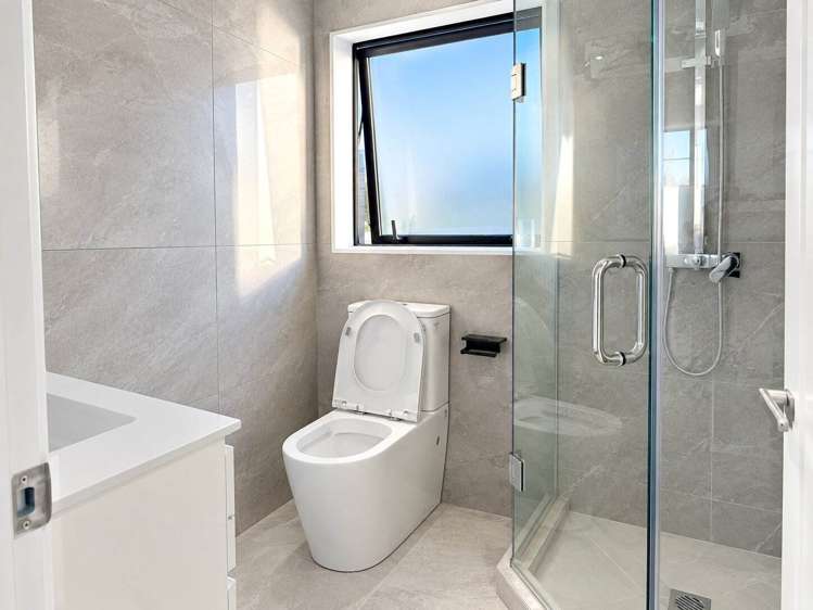 2/16 Waterloo Road Milford_6