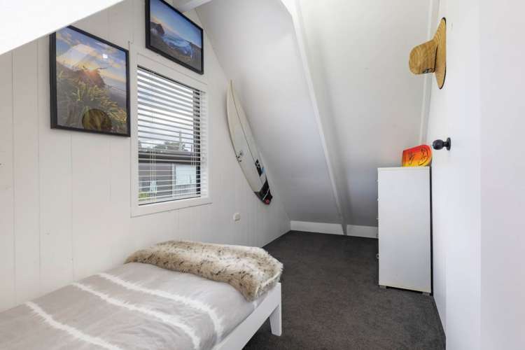 8 Log Race Road Piha_13