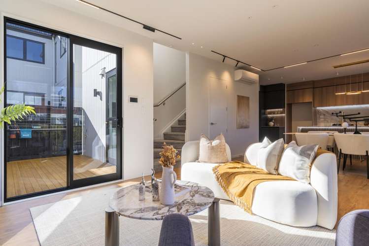 1/12 Lush Avenue St Johns_4