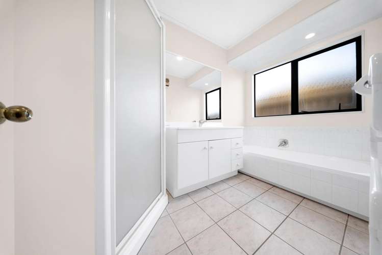 93 Rushgreen Avenue Pahurehure_15