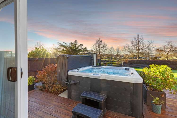 9 Bracken Mews Pyes Pa_18