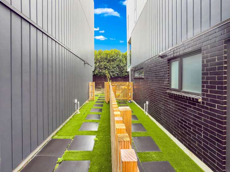 2/12 King Edward Avenue Epsom_17