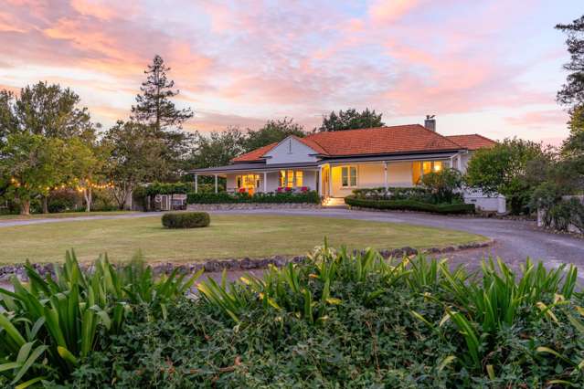 Historic Poukawa Homestead with Modern Luxury