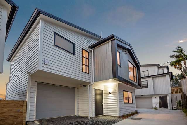 Coastal Comfort Meets Contemporary Style