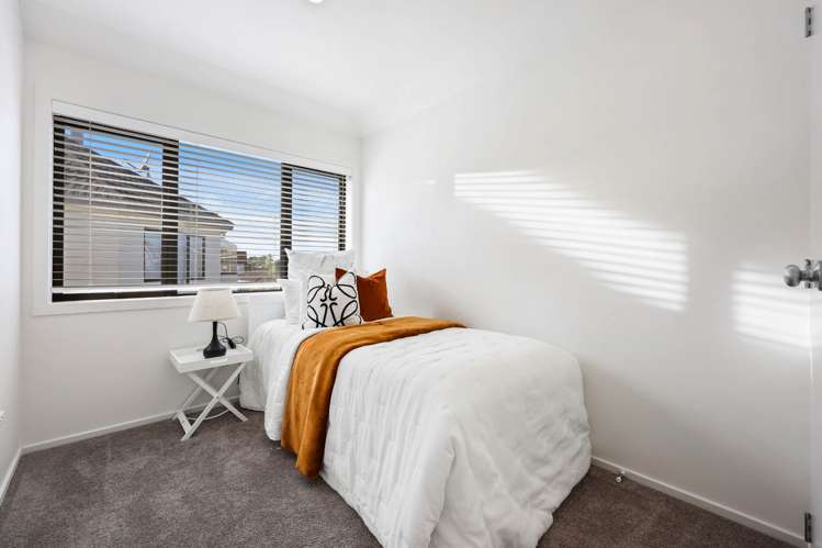 2/30 Eastern Beach Road Bucklands Beach_14