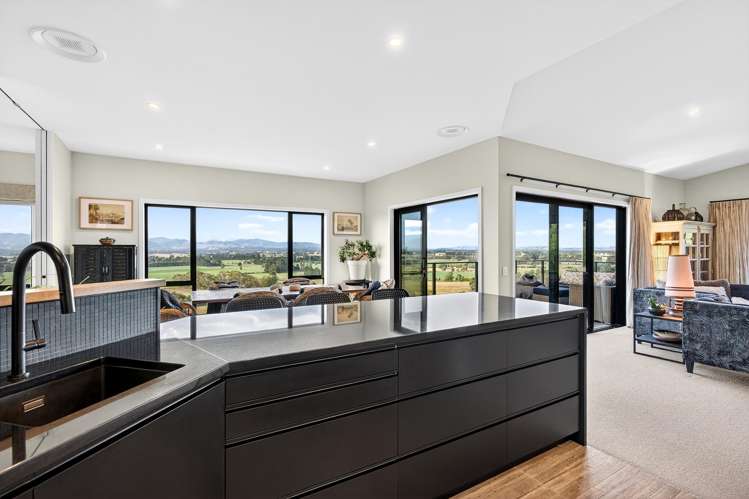 12 Airstrip Ridge Parkvale_6