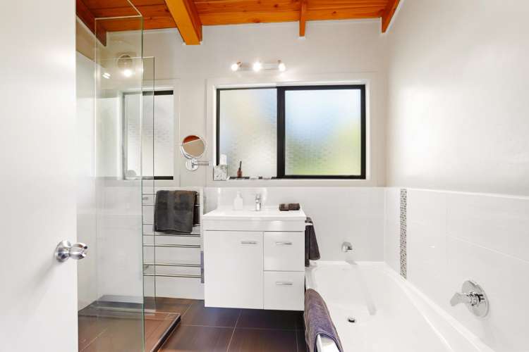 261 Konini Road Titirangi_17