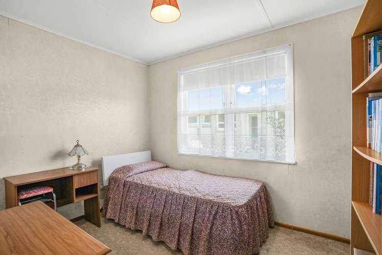 20 Lynda Avenue Paparangi_8