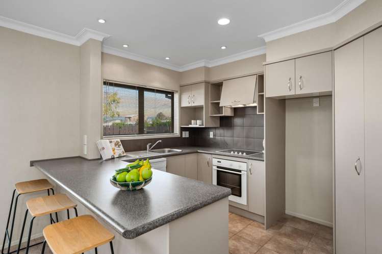 2 Pemberton Crescent Greerton_11