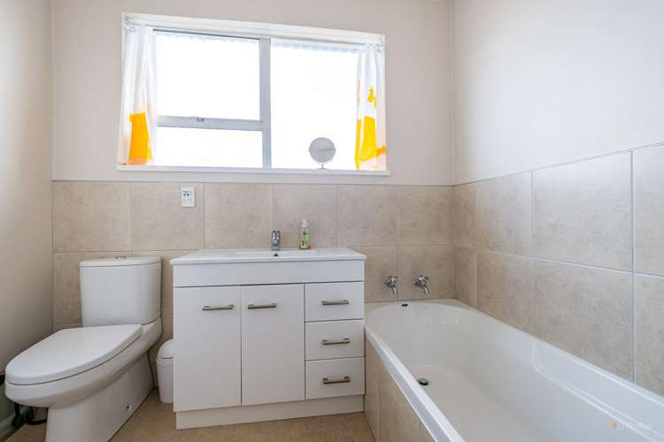 3 Lisava Avenue Seaview_18